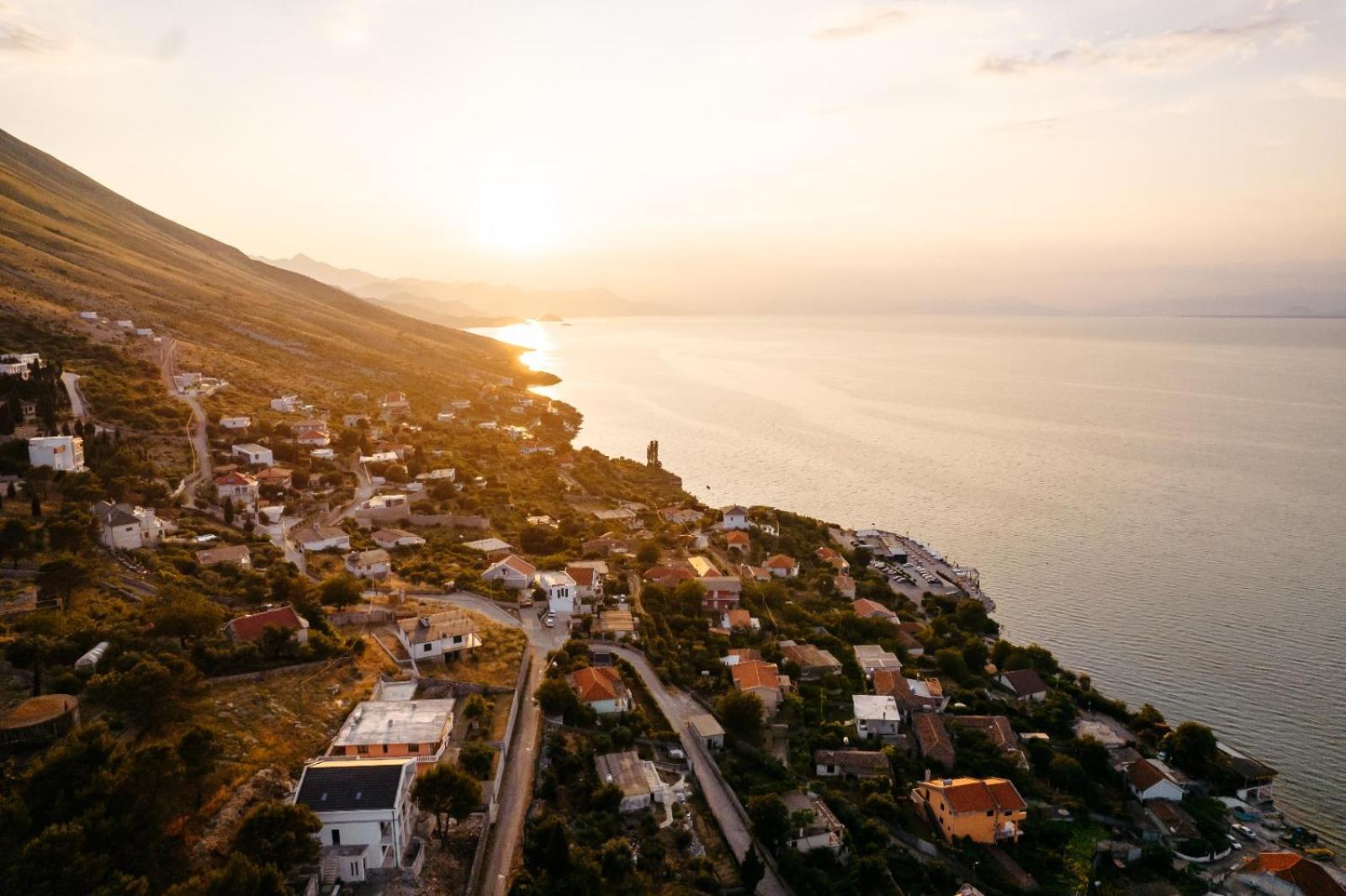 Panoramic View Over Shkodra'S Lake - Serena Home 外观 照片